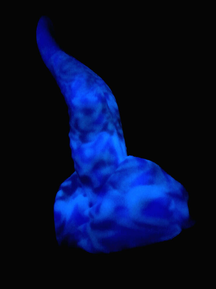 Small Winston's Tongue from Bad Dragon (Glow)